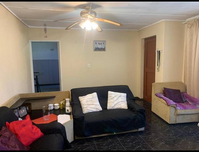 3 BEDROOM HOUSE FOR SALE IN WESTRIDGE